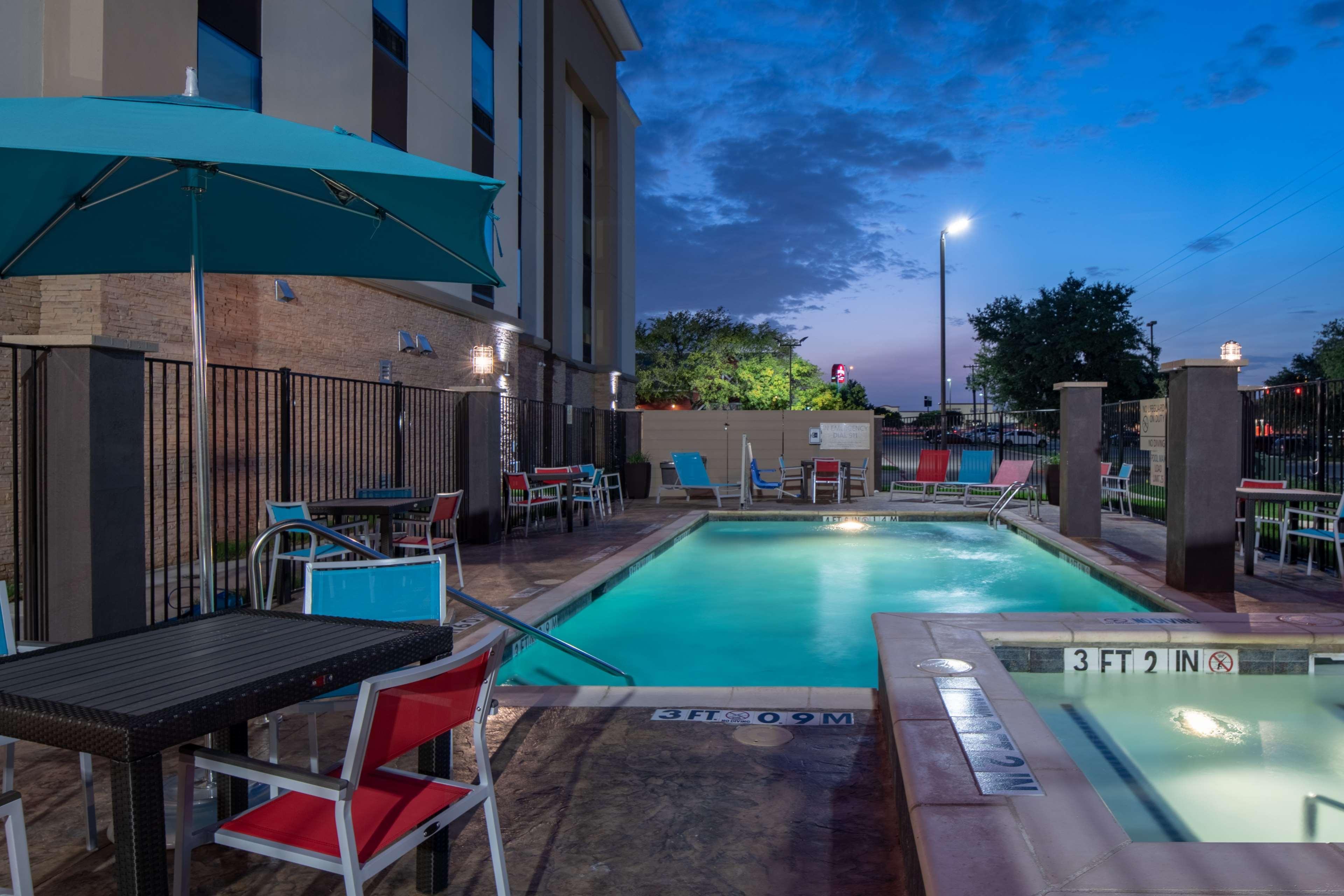 Hampton Inn & Suites Dallas/Plano Central Zewnętrze zdjęcie